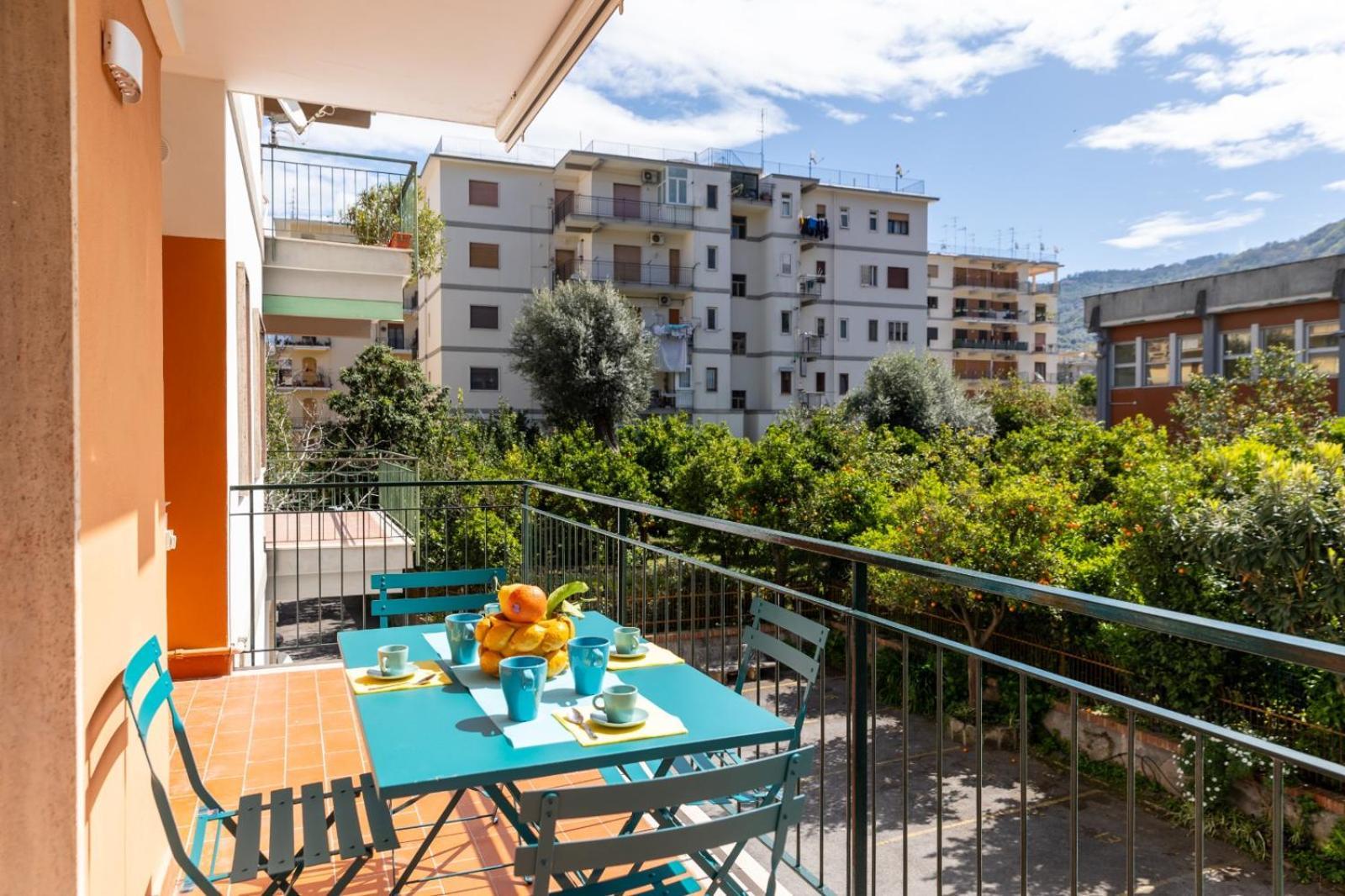 Апартаменты Sunny Flat Сорренто Экстерьер фото